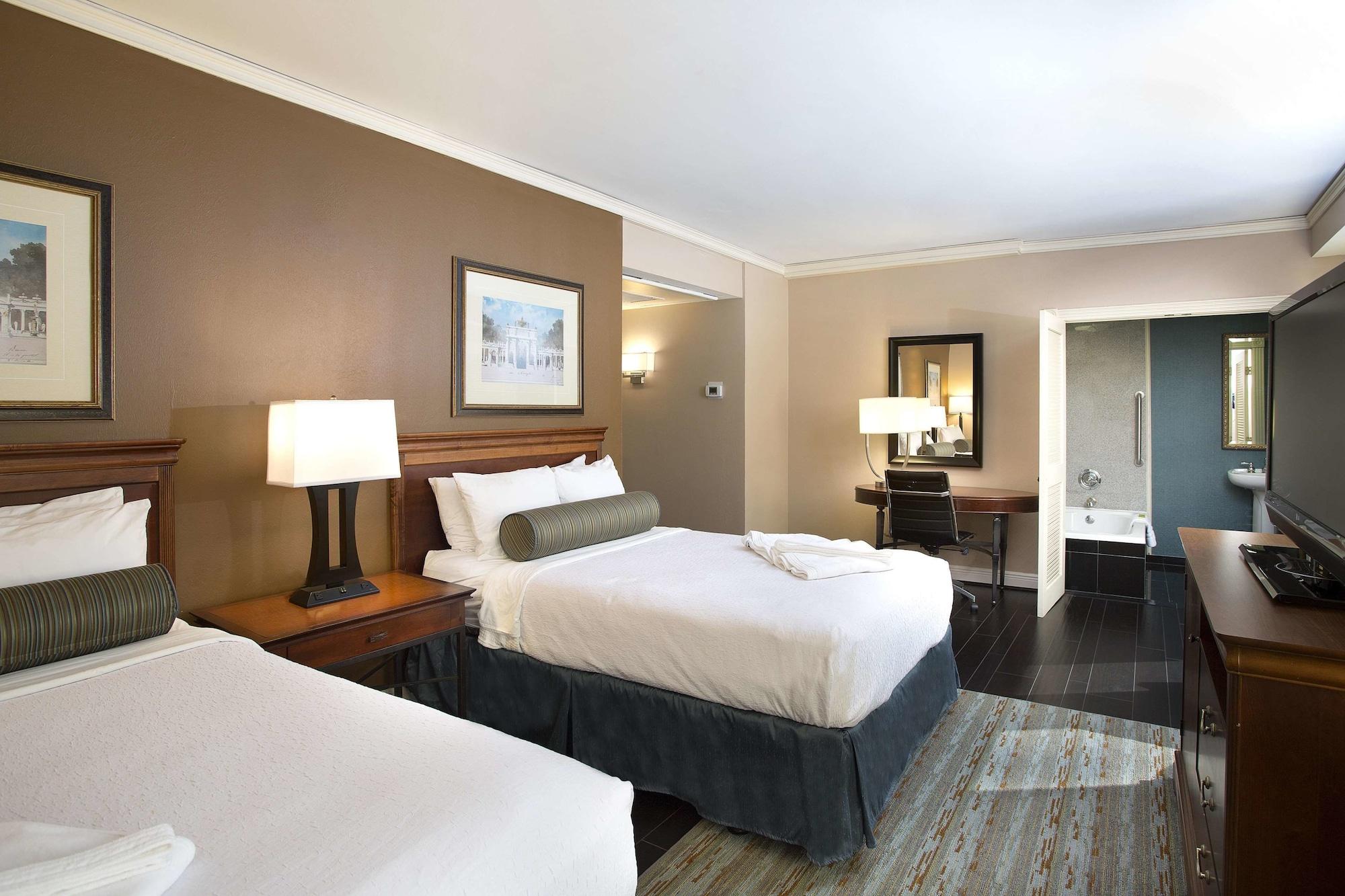 The Whitehall Otel